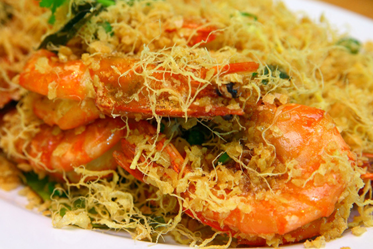 Udang goreng butter dengan taburan keju