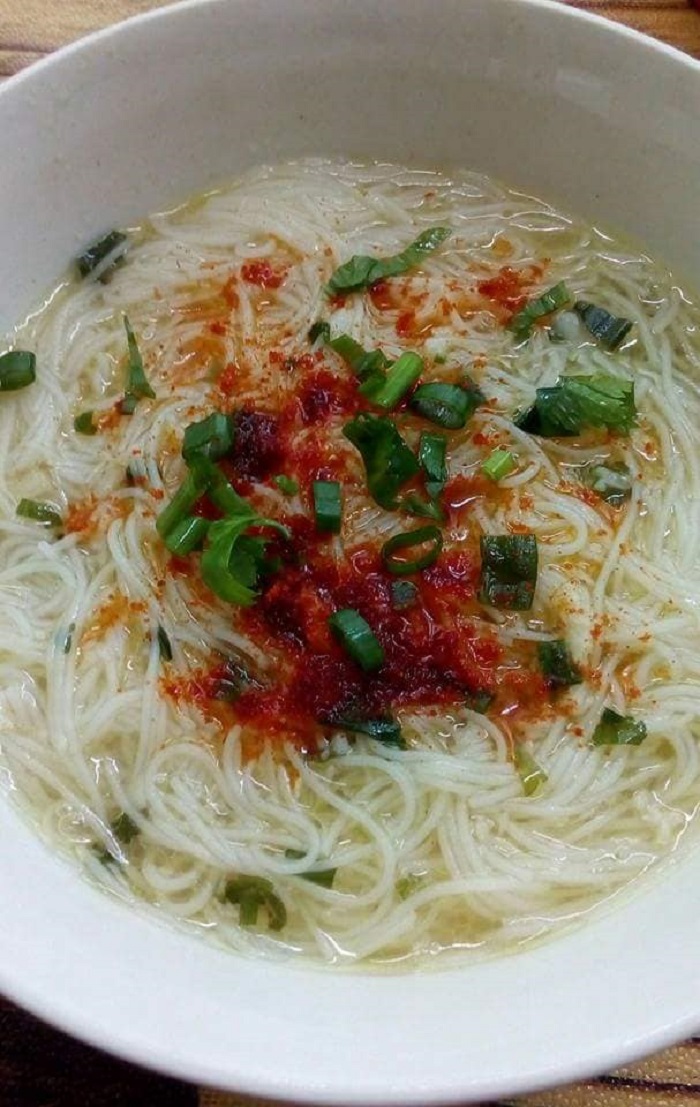 Se mangkuk bihun PAMA homemade berkuah yang sedap dan panas