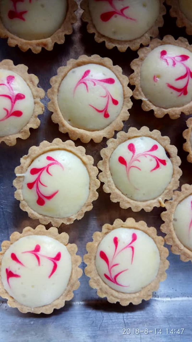 Keju tart blueberry gebu berisi krim cheese dan inti blueberry yang membuncit.