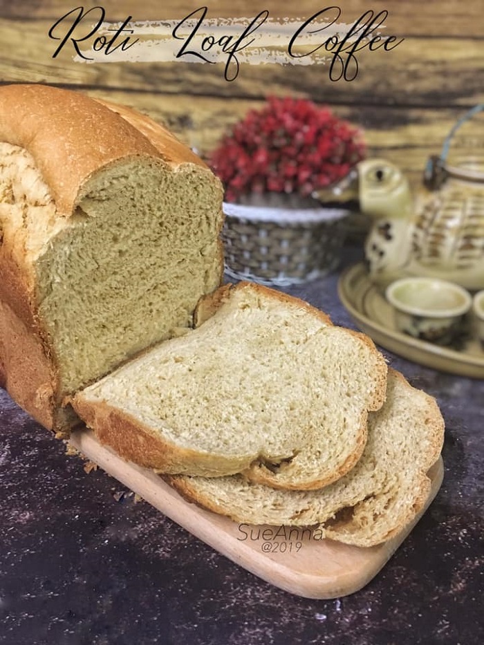 Roti loaf rasa kopi yang baru dibakar