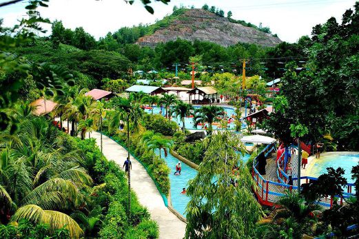 Bukit Merah Laketown Resort