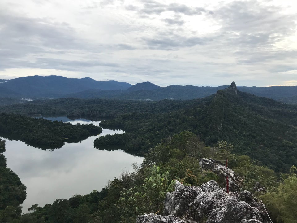 Pemandangan pendaki di Bukit Tabur