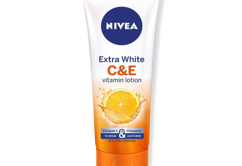 Botol losyen badan Nivea Extra White Vitamin C dan E