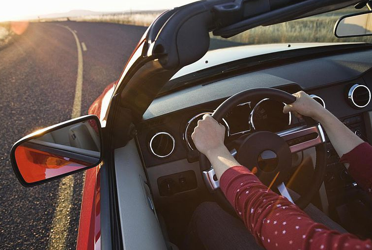 Gambar berkaitan cara menjimatkan minyak kereta auto bagi mengurangkan bajet travel.