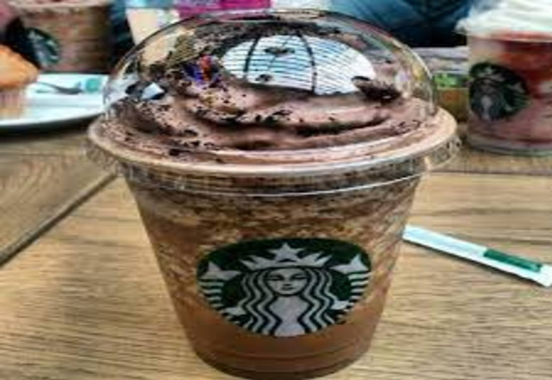 Chocolate Chip Cookie Dough Frappuccino dengan adunan biskut