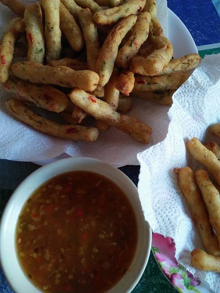 cucur ikan bilis