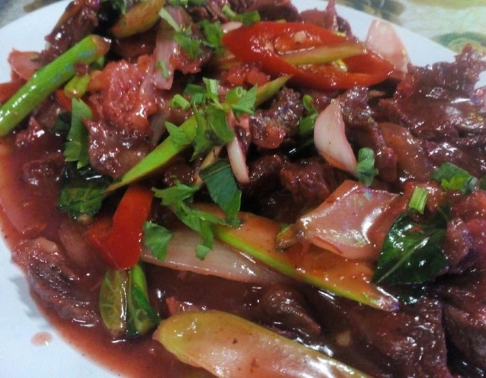 Daging masak merah ala Thai berempah