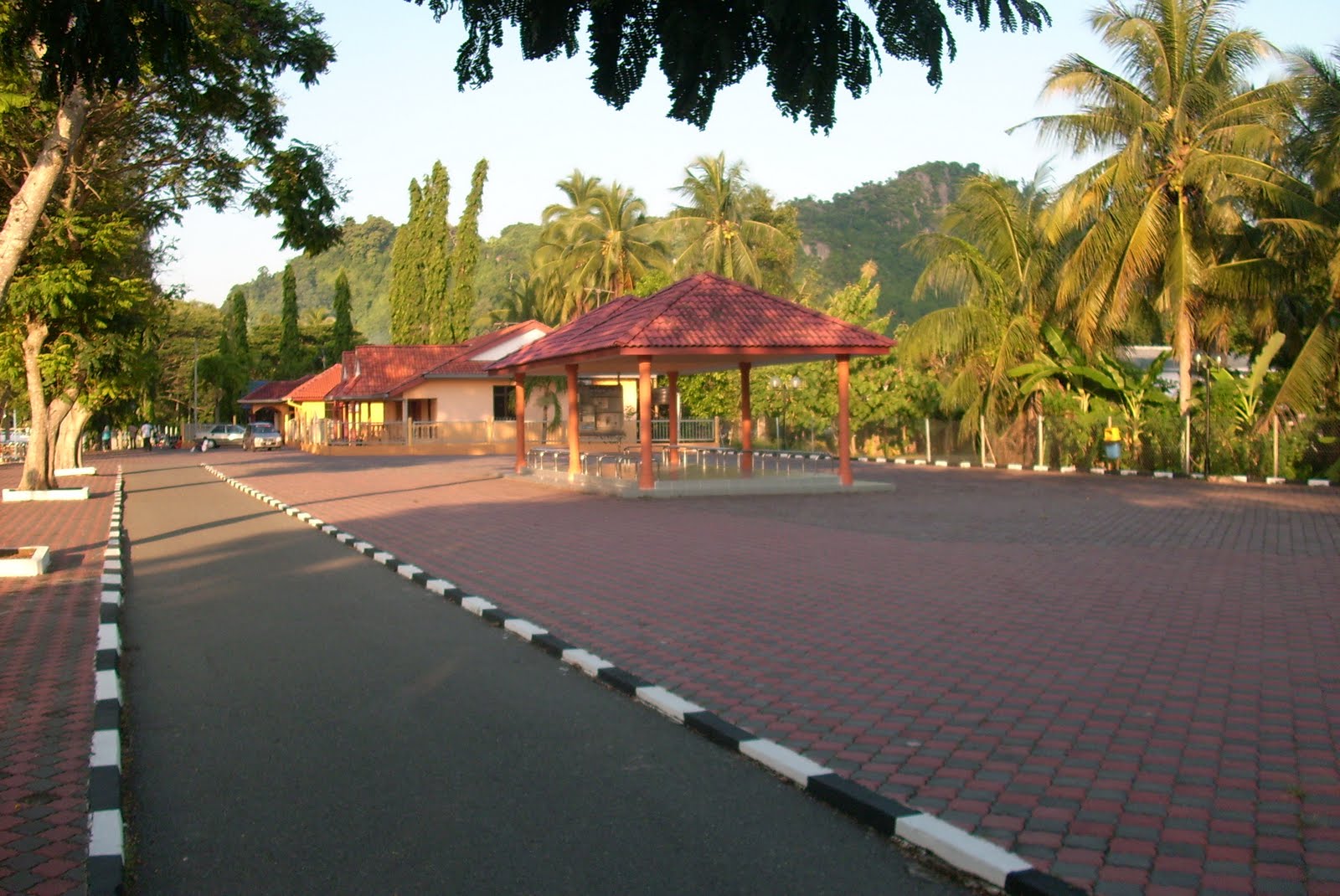 Denai larian di kawasan Pengkalan Asam