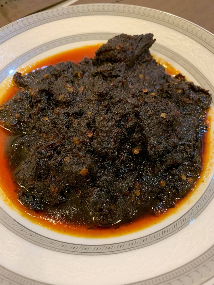 Daging dendeng perak dihiris nipis dan digoreng kering