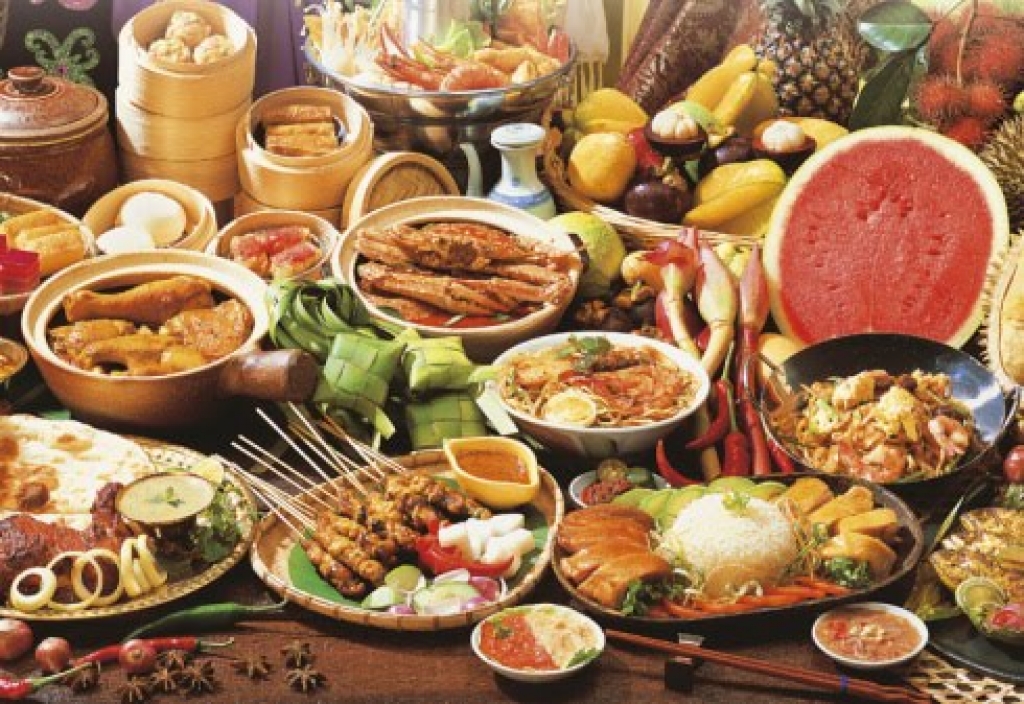 Infografik senarai kalori pelbagai jenis makanan kegemaran rakyat Malaysia.