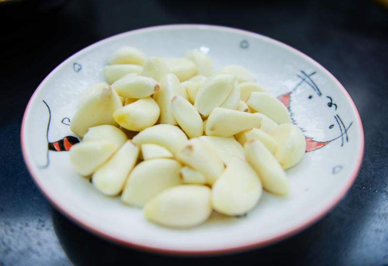 Umbisi bawang putih segar