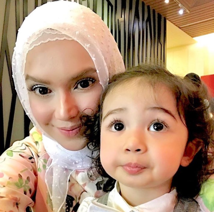 perempuan cantik