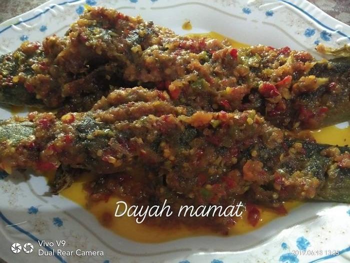 Ikan keli goreng berlada berapi