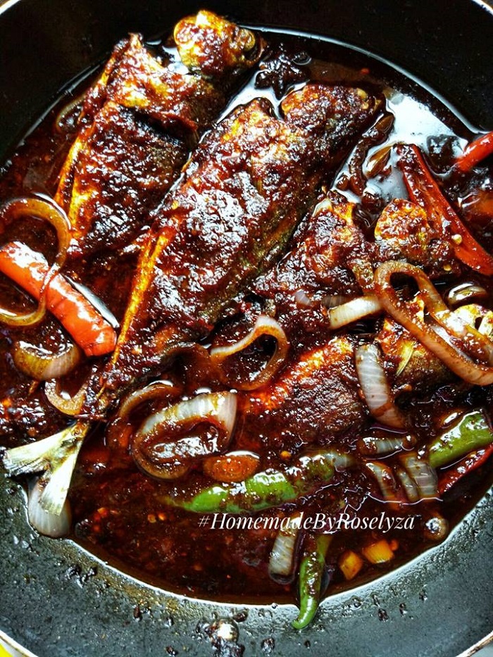 Sepinggan ikan cencaru masak kicap yang sedap dan berkuah.