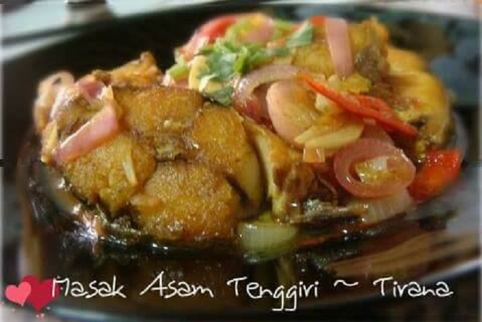Pelbagai hidangan makanan tenggiri kukus dan sup berkhasiat untuk ibu berpantang.