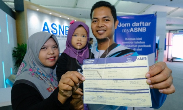 peranan ibu bapa memupuk amalan menabung
