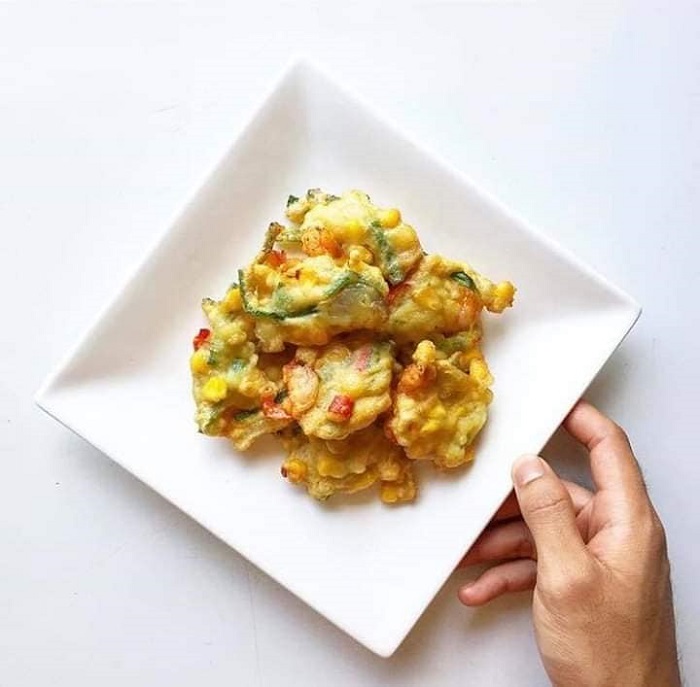 Cucur jagung dengan udang