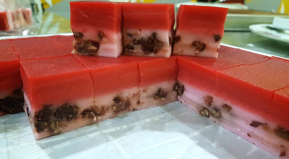 Kuih talam kacang merah berlapis dua warna