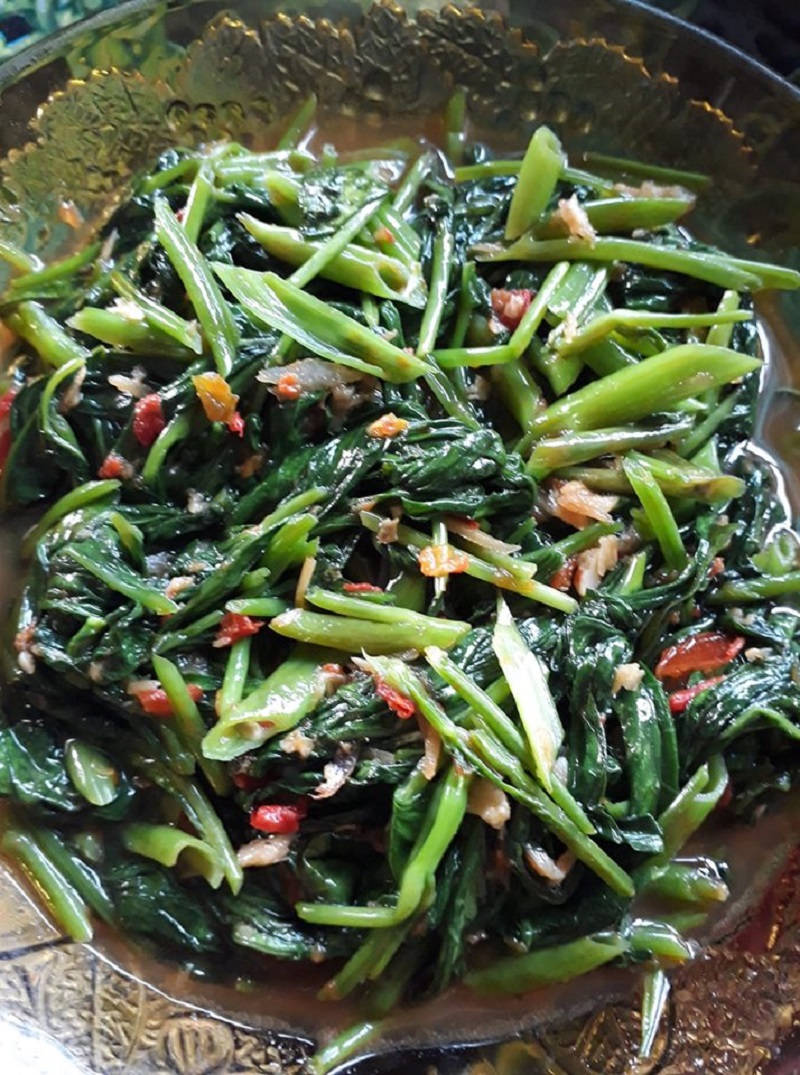 Gambar hidangan kangkung goreng belacan yang sedap dan menyelerakan
