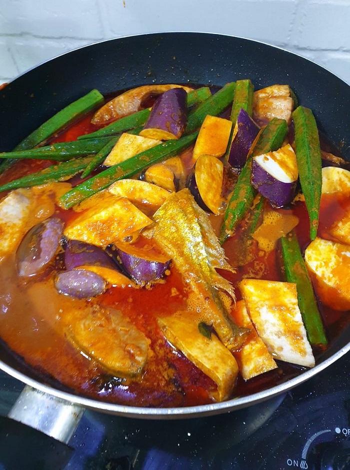 Kari ikan nyoknyok tanpa santan berkuah cair