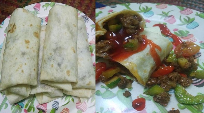 Kebab daging berisi dengan roti pipih dan sayuran