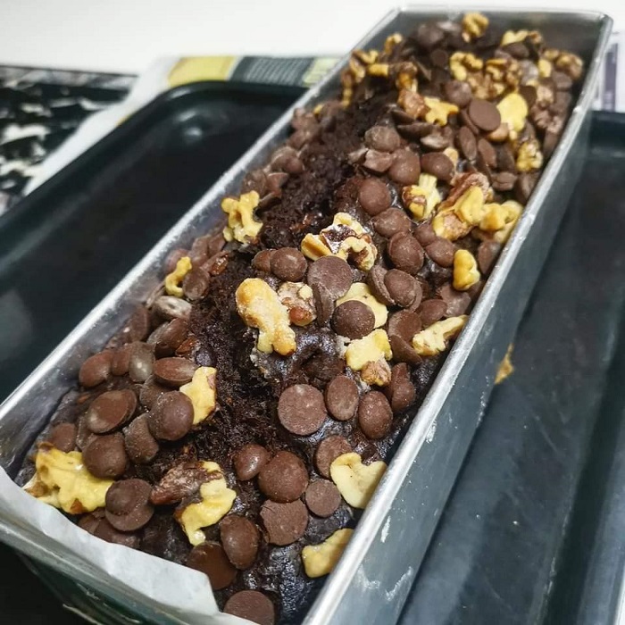 Kek Pisang berwarna perang keemasan