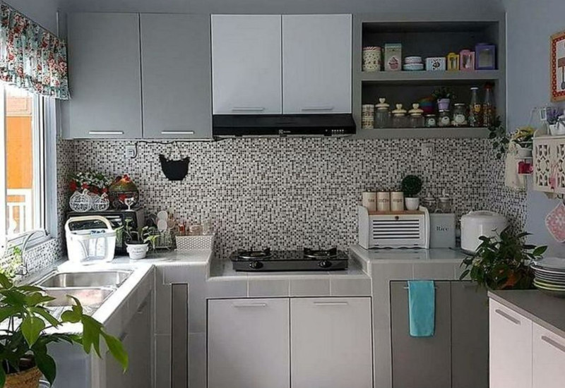 Dapur kecil bertema warna kelabu yang moden