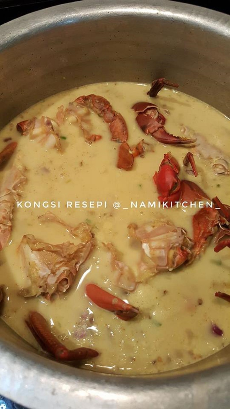 Sepinggan ketam masak lemak cili api yang sedap dan menggugah selera.