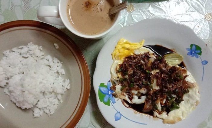 Telur goreng kicap cabai masam manis berperisa