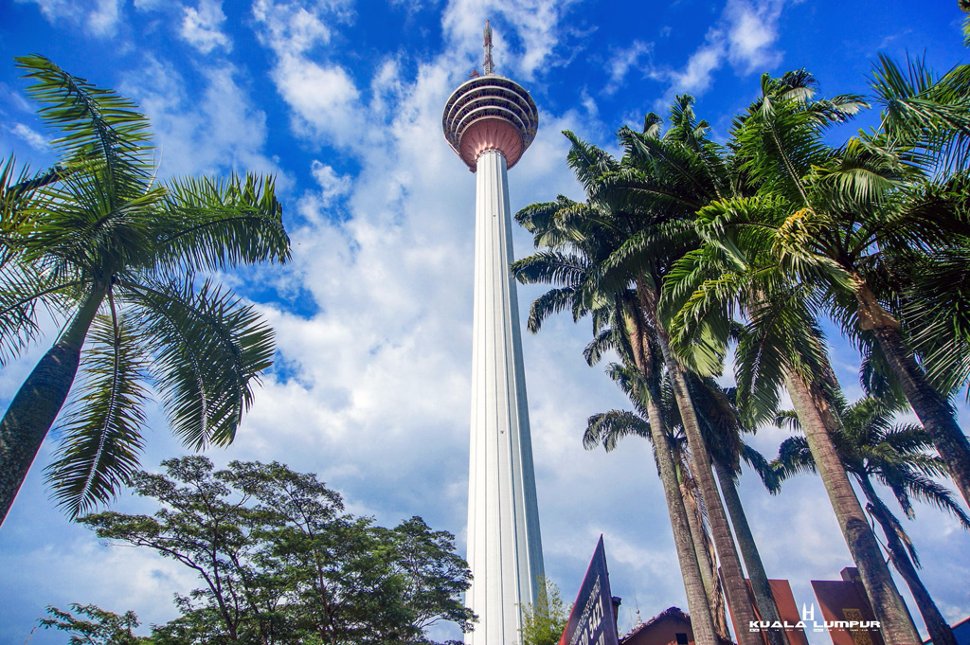 Menara Kuala Lumpur dengan senibina uniknya