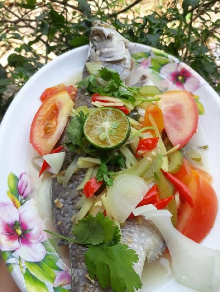 Ikan siakap kukus dengan hirisan halia