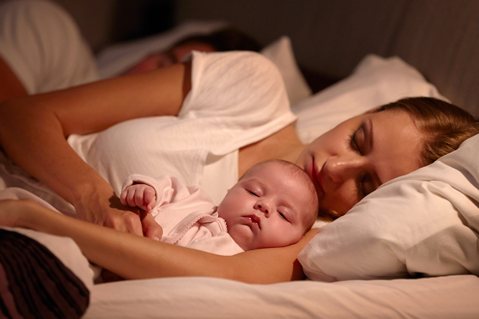 latih bayi tidur malam