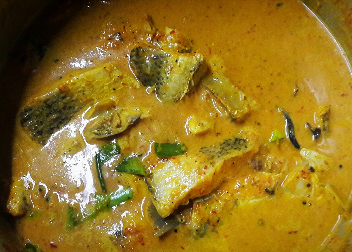 Ikan haruan masak lemak dengan cili