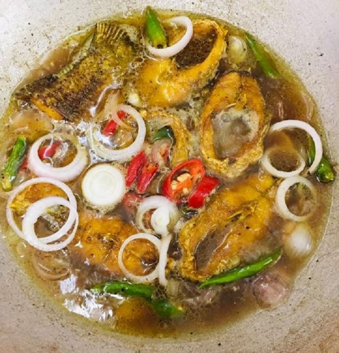 Ikan siakap masak asam dengan kuah berkuah