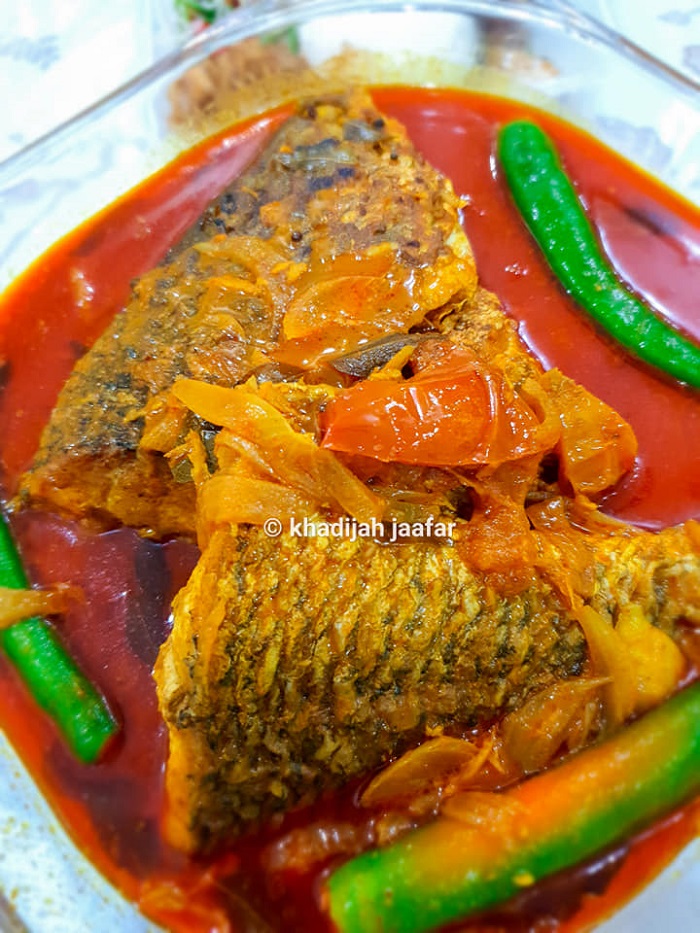 Kari ikan masala dengan rempah yang pekat
