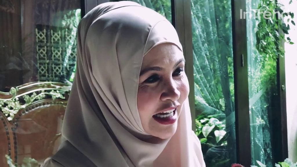 Pemilik Sendayu Tinggi bersama keluarga