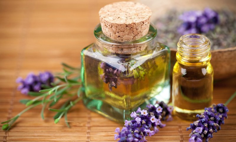 Botol minyak aromaterapi lavender