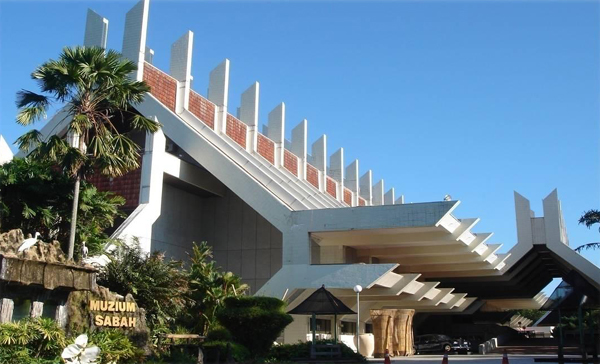 Bangunan utama Muzium Sabah