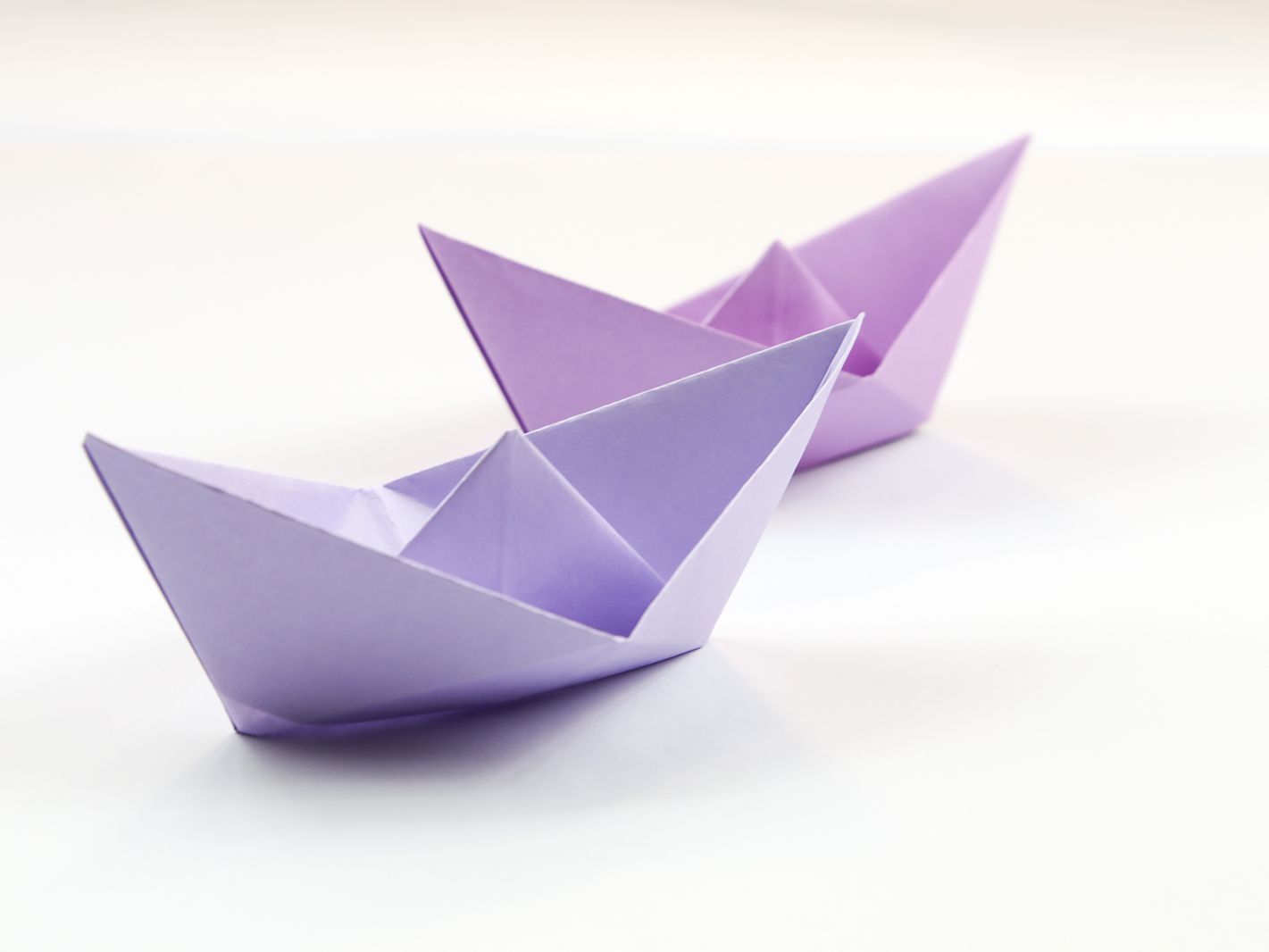 Bentuk origami lipatan kertas warna-warni
