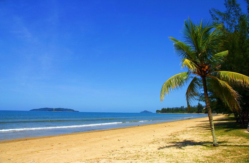 Pantai Tanjung Aru dengan langit petang