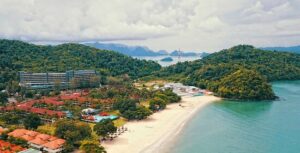 Pemandangan laut dan pantai di Pantai Tengah
