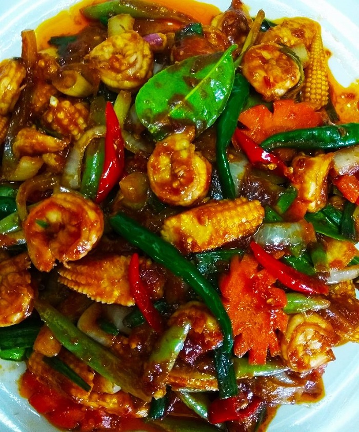 Udang masak paprik dengan sayur
