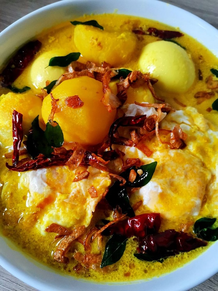 Parpu telur yang dimasak dengan dalcha