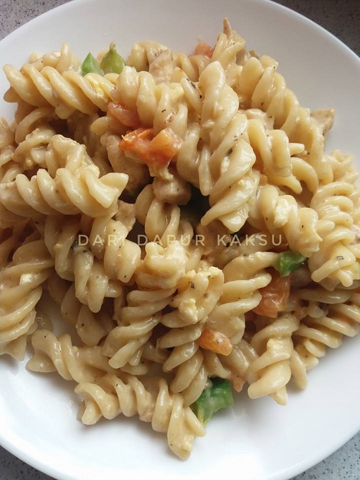 Se Pinggan Pasta Goreng Cheese Yang Sedap Dan Mengancam Selera