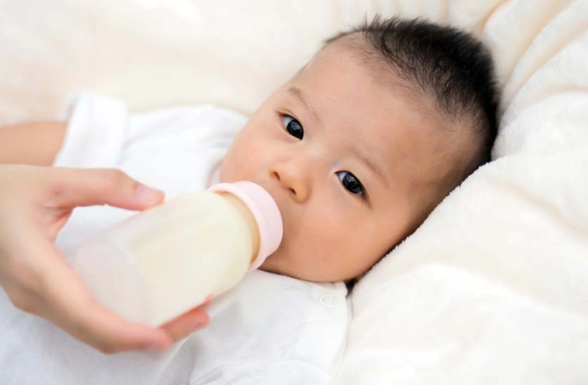 perkembangan berat badan bayi