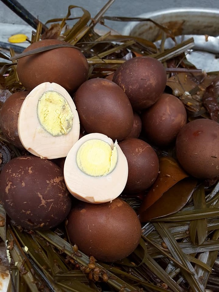 Pindang telur rebus berkuah hangat