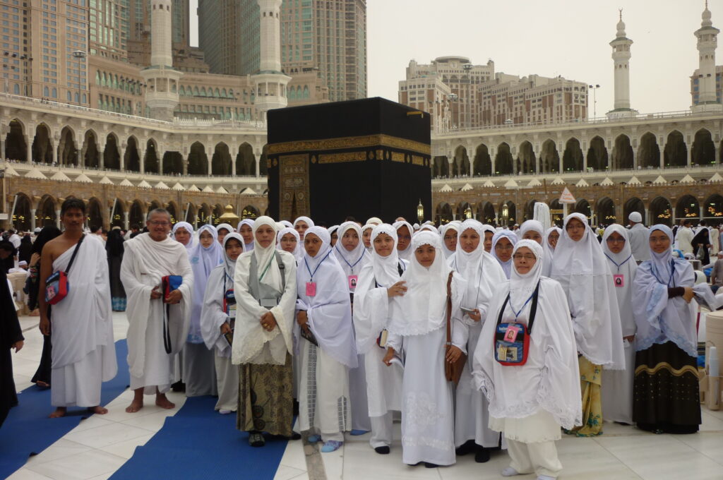 Buku doa kulit nipis untuk rujukan ibadah umrah