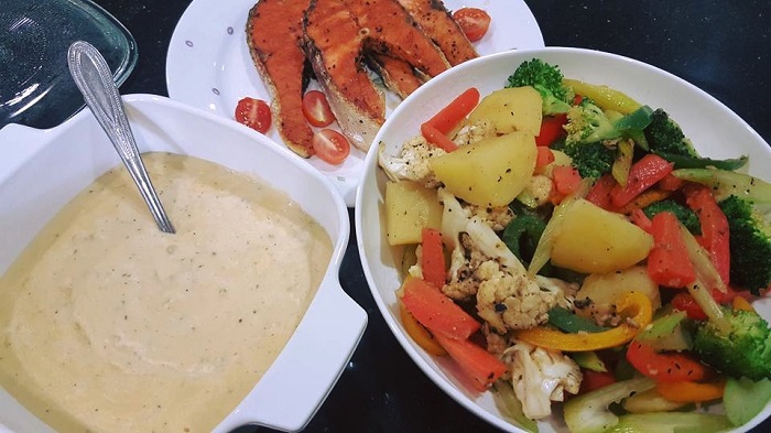 salmon grill white sauce