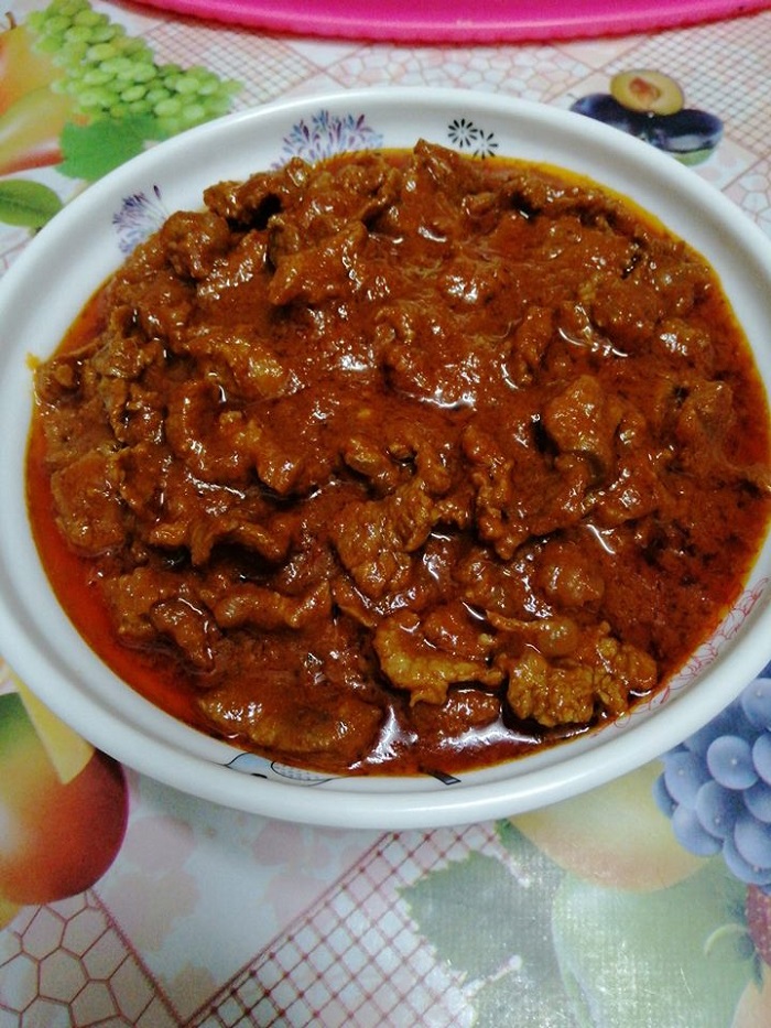 Koleksi pelbagai hidangan masakan daging yang sedap dan menarik untuk keluarga