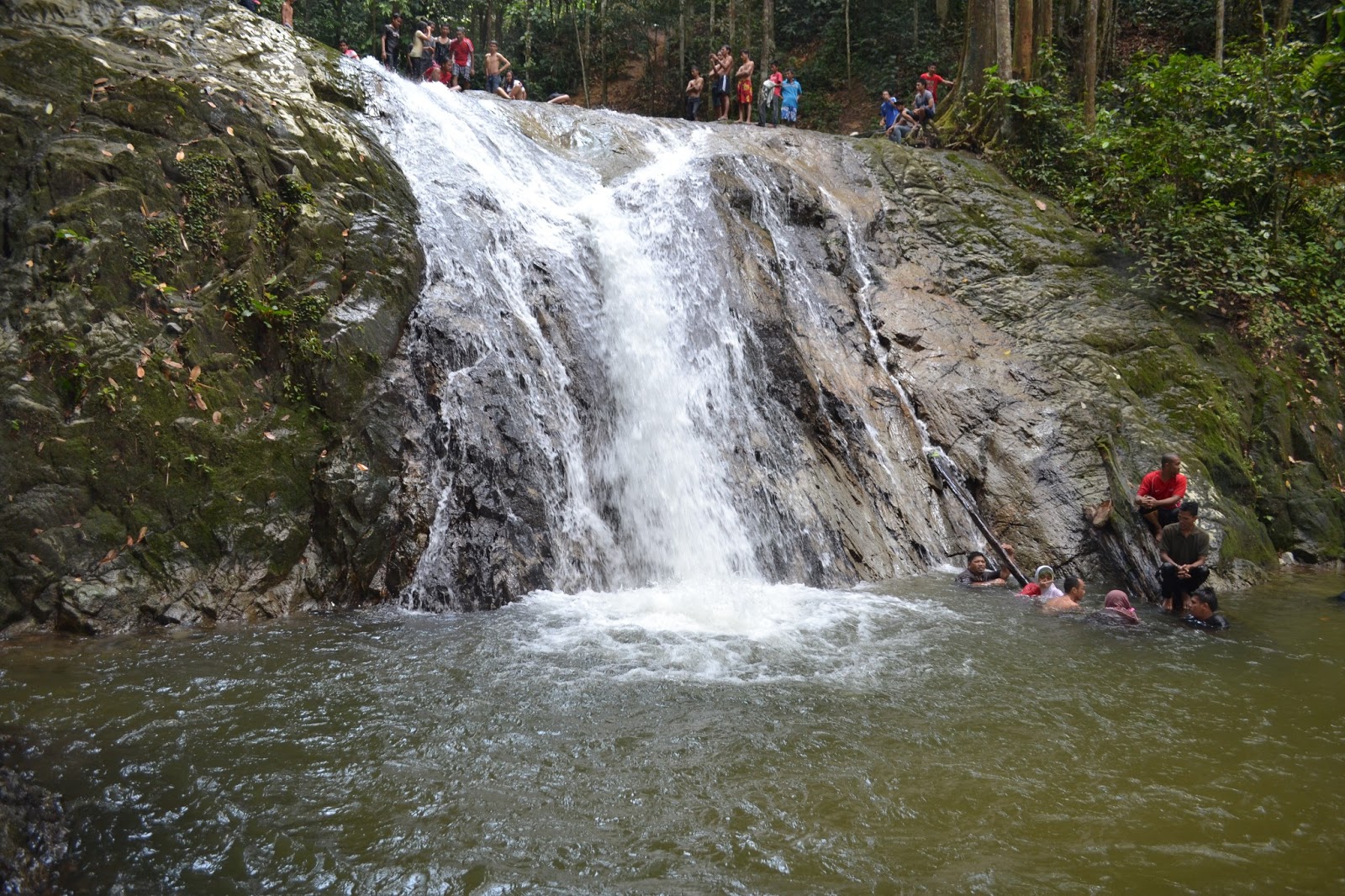 Air Terjun Sendat dengan air yang jernih